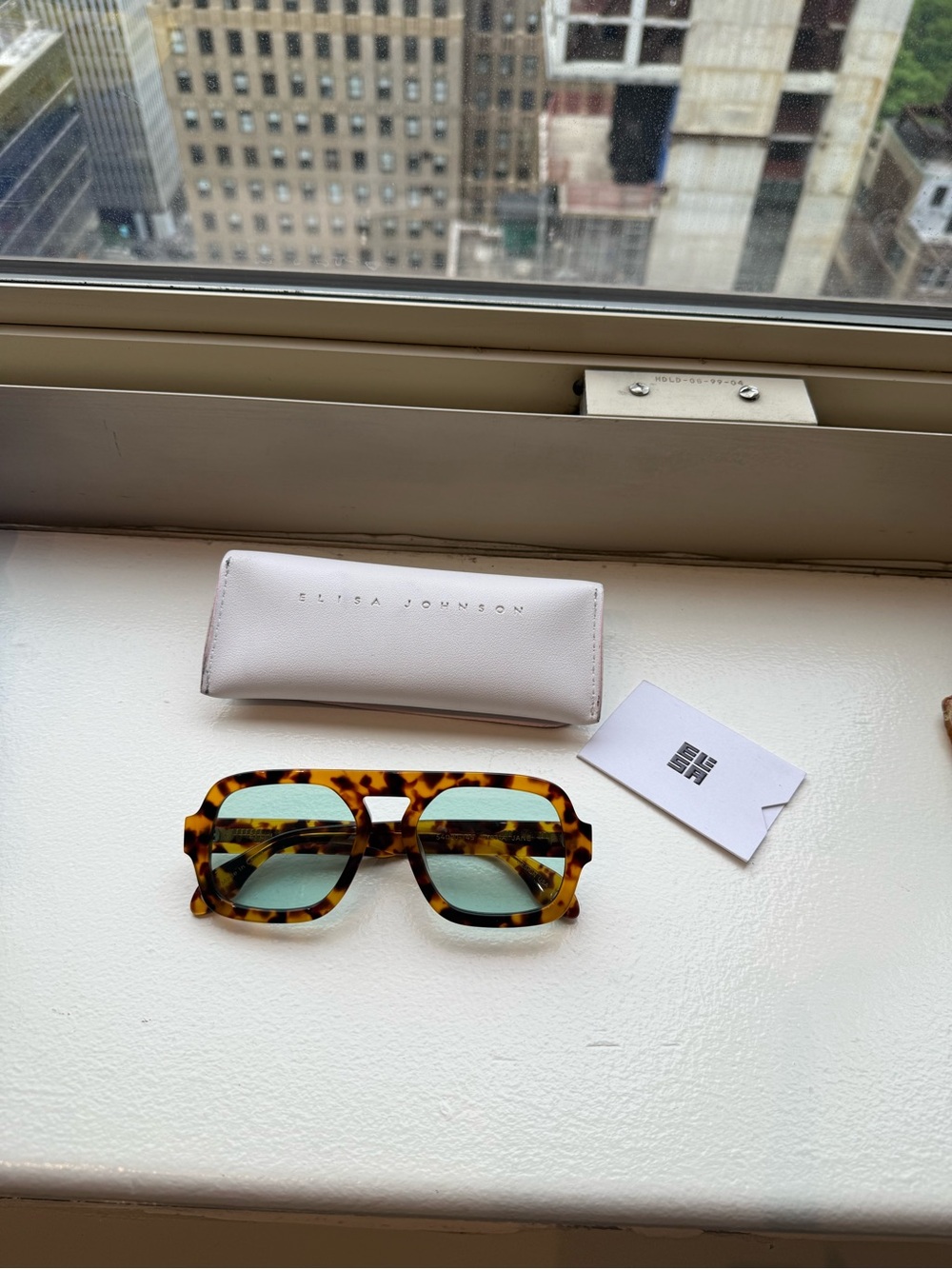 Elisa Johnson Jane in Brown Tortoise Blue Lens - Picture 4 of 5